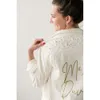 Pearl gepersonaliseerde bruid witte denim jas mevrouw Jackets vrijgezellenfeestje bruiloft douche aangepaste jassen