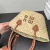 Yaz saman çanta tasarımcısı çim dokuma çantalar kadın sepet çantası plaj çanta kadın lüks tote çanta tasarımcıları omuz çantası moda m cüzdanlar