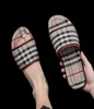 Modèle de grille de luxe Slipper Men Brand Designer Slides Summer Beach Flat G Sandals Slippers Black Kaki Outdoor House Flip Flops2990279