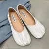 Scarpe casual Versione coreana fondo piatto comodo sola sola pietra quadrata singola 2024 Fashion Simple Women Autunni