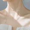 Collier de papillon minimaliste coréen pour femmes de luxe légère Niche Chaîne de clarbone Sense de conception haut de gamme Polyme et Tendance à la mode à la mode