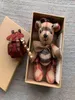 Keychains Marques de luxe Kawaii Bear Keychain Vintage Cartoon Toy Doll Car Charmants Anneau clé pour femmes Accessoires de sacs