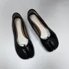 Scarpe casual iPpeum Beretti neri Flats Donne della punta split Mary Janes Plus 44 Abbigliamento Moca