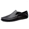 Casual Shoes Qffaz Summer äkta lädermän Bekväma mesh loafers lägenheter som kör mockasiner