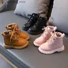 Sneaker Botas Girl Shoe High Top Kid 2023 Inverno Fashion Childrens Boots Scarpe in pelle Allmatch Caving Warm Bota Baby Q240412
