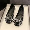 Crystal Bow Women Flats Shoes 뾰족한 발가락 스웨이드 여름 디자이너 고급 얕은 드레스 우아한 R 240328