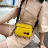 Omuz Çantaları Moda 2024 Stil Kadın Çanta Işığı Sıradan Küçük Cep Telefonu Su Geçirmez Naylon Diagonal Kız Crossbody