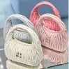 24イブニングレディースデザイナーCleo Mui Shourdred Handbag Under Armpit Crossbody Bag Zipper閉鎖ソフトレザーミニブラックベージュメタルレタリングホリデー