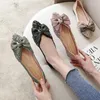 Scarpe casual primaverili a bowknot piatti da donna leccondite di cristalli di cristalli di cristallo da signore a punta di mocacchi di punta Slip su mocassini mujer