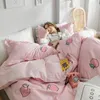 Beddengoed sets 21 4pcs/set zoete perzik thema comfortabel katoenen set bed dekter voor vrouwen kawaii meisje dekbedovertrekplaatje