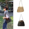 ブランドハンドバッグデザイナーは、女性用バッグを65％割引ロウナイロンバッグで販売しています。