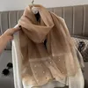 Écharpes printemps simulé de la soie écharpe féminine à la mode de protection du soleil perlé western châle hiver chaude