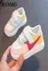 Sneakers pour enfants Fashion Baby Boys Sports Chaussures pour filles Enfants décontractés Girl Sweet Girl Toddler Cuir Flats Soft Infant 2109089777842