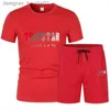 Tracki męskie 2024 NOWOŚĆ MENS FITNESS Fashion Mase Mens Casual Sportswear Zestaw Szybki suszenie sportowa koszulka z krótkim rękawem+szorty 2-częściowy zestaw C240412