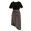 Robes de travail Sweet Style Femmes asymétriques Sets Summer 2024 T-shirts noirs et jupes gris plissées à la longueur de genou