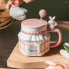 Muggar grossist 3D lättnad mugg med sked kaffekopp koppar dricker keramik keramik för te par present keramik