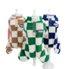 Одежда для собак Осень и зимняя плюшевая кошка с накладкой 24 квадратного квадратного клетчатого свитера.