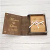 Scatole di gioielli con anello nuziale personalizzato Libro personalizzato Proposta di fidanzamento in legno rustico Porta di anelli personalizzati Delivery consegna dh1cy