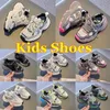 Toddlers Kids Scarpe ragazzi ragazze che corrono sneakers designer marchio nero allenatori neri per bambini verdi bianche ragazze taglialettiere 26-37