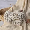 Bibs rülpsen Tücher personalisierte Baumwolllätzchen für Babyzubehör Neugeborene Mädchen Baby wasserdichte Lätzchenschürze Gaze Stoff Speichel Handtuch Custom Name Geschenk Y240412