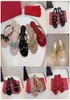 Women Jelly Sandals Designer Flip Flops Pantoffeln für Frauen Nietplattform Slide Lady Beach besetzt Flats Abläufe Slides Mode Rubb2600223