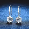 Moissanite S925 Sier Diamond Snowflake Earrings Womens Six Star High End Quality Earhook D Color 1 Carat Moissanite örhängen Kvinnor