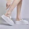 Sapatos casuais moda deslizamento respirável em mulheres de couro grossa de tênis brancos calçados estudantis para