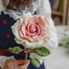 Dekorative Blumen Valentinstag Rosshand-gewahne Rosenimitation Häkelblüten Simulation Blumenstärke Mädchen Geschenk DIY