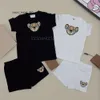 Butberrys Burbrerieds Baby Clothing Sets Summer Luxe Print Tracksuit 100 katoen Kids jongens meisjes meisjes korte mouw t -shirts met shorts 2 stks sets kinderkinderen stoffen