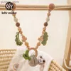 Mobiler# Lets Make Beech Wood Pacifier Chain Siliocne Pärlor Pendant PRAM CLIP HANGING Toys Mobile Holder barnkedja Nyfödd Gym Toy Y240412Y240417VXZG