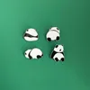 Niedliche lustige kleine Panda -Metallstifte Emaille Broschen Tier Ins Badges Denim Revers Pin für Kinder Frauen Taschen Rucksack Kleidung Hut DIY