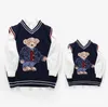 Familjsmatchande kläder Autumn Parent Child Vest Sweater For Kids Bear Knit Top Dad Mamma och son Dotter julstickad Cardiga8097100