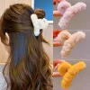 Frauen Mini Haarklaue Winter Kunstfell Haare Clip elegantes Acrylhaarpins Mädchen Haarzubehör Furry Headwear Hair Claw Clip Clip