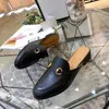 Klassische Frauen flache Kleiderschuhe 100% authentische Kuhleder -Metallschnalle Frauen Leder Freizeitschuhe Mule Männer Druck Trampel Fauler Slipper groß