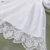 브랜드 소녀 파티 드레스 편지 로고 자수 베이비 스커트 크기 90-150 cm 어린이 디자이너 옷 순수 흰색 레이스 디자인 공주 드레스 24APRIL