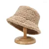 Boinas Lamb de lana Faux Fur Bucket Sombrero Invierno Cálido de terciopelo para mujeres Dama espesas de pescadores al aire libre