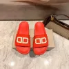 Summer Fashion Women's Slippers أعلى جودة مربع أصلي أحرف Hot Designer Glow-in-Dark Elf Men and Women's Beach Flip-Flop