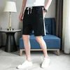 Mäns shorts svart/vit/grön sommar för män mode elastisk midja smal fit casual rak knä längd kort homme försäljning