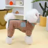 Abbigliamento per cani Abbigliamento per animali domestici accoglienti tute invernali Dog/gatto facile da sbirciare con forniture di design con cerniera per il tempo elegante