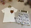 Luxus Kleinkind BodySuit Sommer Neugeborene Trailsuits Größe 66-100 cm rundes Nacken-T-Shirt und Buchstaben Logo gedruckte Shorts 24April