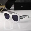 Neue Modedesignerin Sonnenbrille Top Look Luxus Rechteck Sonnenbrille für Frauen Männer Vintage 90er Quadratschatten Makemade Radikalfahrer Mui Sonnenbrille mit Box