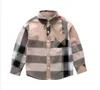 Camisas infantis Novo chegada da primavera Autumn Boys Camisa de manga longa com moda xadrez de algodão de algodão de algodão 2-7 anos227f8889631