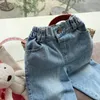 Mode baby flicka pojke bred ben jeans byx bomull skjorta spädbarn småbarn barn lösa denim byxor avslappnade babykläder 1-7y 240329