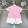 Popular Baby Tracksuists Filles Suit à manches courtes Kids Kids Designer Clothes Taille 90-150 cm T-shirt rose mignon et short de poche 24APril