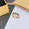 Luxus -Designer Ring klassische Stil Liebesringe für Männer und Frauen für Geschenke Soziale Partys Engagement großartig, sehr gute schöne 7021369