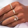 Anelli a grappolo abbinando il colore oro gelido anello zircone per le donne tendenza impilando delicata inspirazione per i gioielli di moda Girls Gift R731