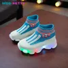 Sneakers Childrens Sports Shoes 2023 Summer New Korean Edition Letter Grid Led Glow Socks Running Trend Q240412