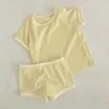 Kläderuppsättningar 2024 Summer Baby Short Sleeve Clothes Set Infant Boy Girl Solid T Shirts Shorts Cotton 2st Dräkt Smittbarn mångsidiga kläder