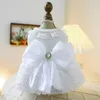 Dog Apparel Pet Wedding Suknia ślubna z Snap Buttons Princess Oddychająca wiosenna letnia koronkowa perła i dziobowy projekt dla małego medium do