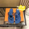 2024 Nuove pannelli estivi Sandals sandali da donna uomo estate flip casual infradito all'aperto piscina cuciture spiaggia h15f